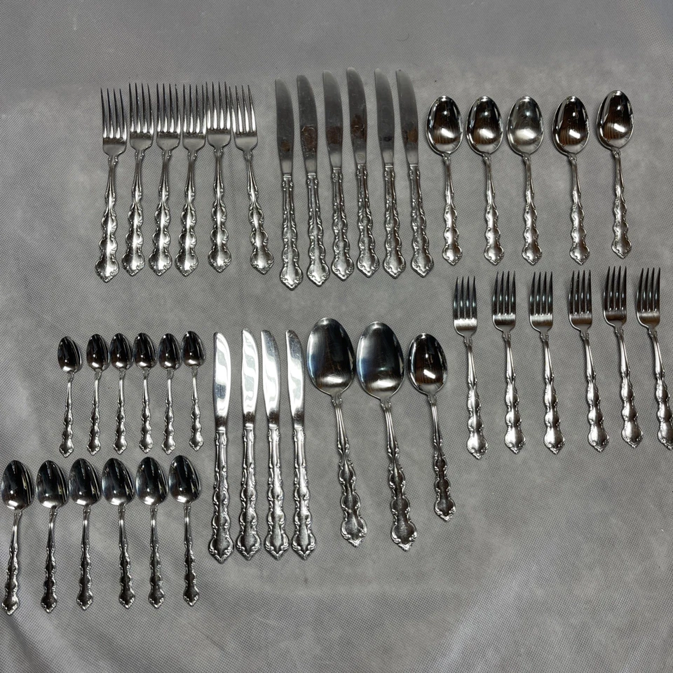Oneida MOZART Stainless Deluxe Flatware Set 42 Pieces - Image 1 of 4