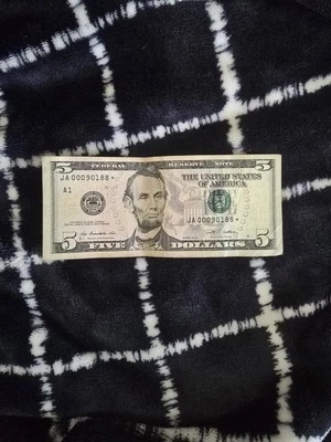 2009 5 dollar bill star note  - Image 1 of 2