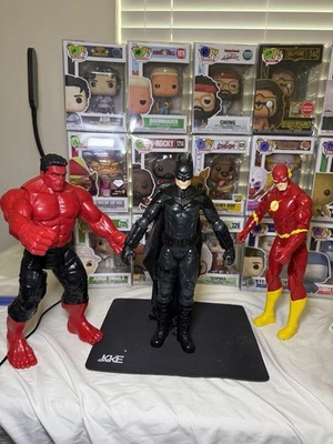 Lote de figuras de acción grandes Batman Flash Red Hulk ver fotos para ver estado Foto 1 de 4
