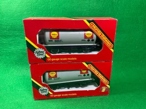 HORNBY MODEL RAILWAYS OO GAUGE A PAIR OF SHELL LWB TANK WAGONS SILVER (611x2) - Picture 1 of 4