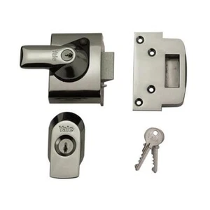 Yale Locks BS2 Nightlatch British Standard Lock 40mm Backset Chrome Finish Visi - Picture 1 of 1