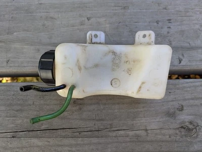 Tanque de combustible recortadora Troy-Bilt TB35EC OEM con tapa 731-08730 Foto 1 de 4