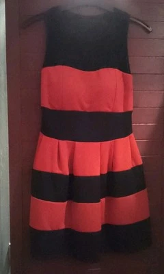 Schönes Kleid Gr M 38/40 Stretch ❤️Rot 🖤Schwarz Gestreift Blockstreifen & Cups  - Bild 1 von 3
