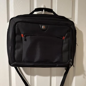 Swiss Gear Laptop & Messenger Bag - Photo 1/9