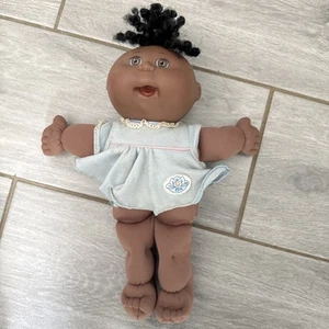 Vintage 1991 Black Baby Cabbage Patch Doll O. A. A. inc. mit Original Outfit A1 - Bild 1 von 12