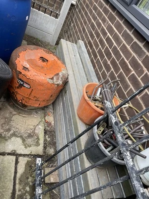 80 x 80 Galvanised Posts - Image 1 of 4