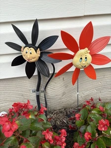 2 Artline Vintage 1992 Garten Blumen Wind Spinner Vampir/schwarzer Geist/orange sehr guter Zustand - Bild 1 von 11