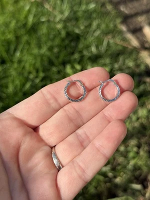 Vintage 10k White Gold Textured Huggie Hoop Earrings .74g - Image 1 of 4