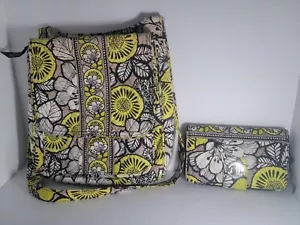 Vera Bradley Cross Body Purse W/wallet, Yellow White Floral Pattern. - Picture 1 of 10