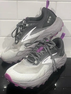 Brooks Cascadia 17 Mujer’s Trail Running Zapatos Talla 9 Gris Púrpura Tenis Foto 1 de 4