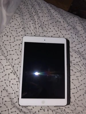 ipad mini 2 Silver - Image 1 of 4