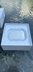 Apple AirPods Pro 2nd Generation with MagSafe Wireless Charging Case - White - Photo 1 sur 6