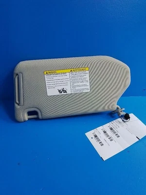 Parasol para pasajeros Nissan Pathfinder 2014 iluminado 30/09/18 se adapta a 14-19  Foto 1 de 4