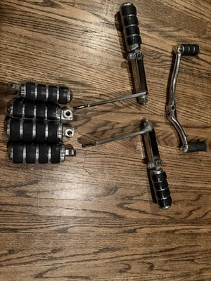 Harley Davidson Oem Foot Pegs Rest FXDS FXD FXDL FXDWG FXR Dyna — 第 1/2 张图片