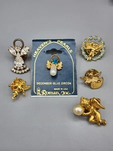 Lote de prendedores/estud de ángel retro de colección sombrero de solapa Avon estrás imitación perla  - Imagen 1 de 3