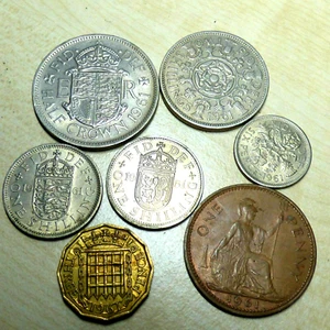1961 Coin Year Set - All coins minted that year. Good condition, in a velvet bag - Picture 1 of 4
