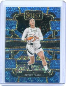 Panini Select WNBA ALYSHA CLARK #43 discoteca azul claro Prizm/125 2024 - Imagen 1 de 2