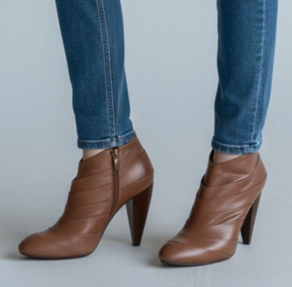 Ann Taylor Women’s Size 10 Lara Pleated All-Leather Brown Booties - Image 1 of 4