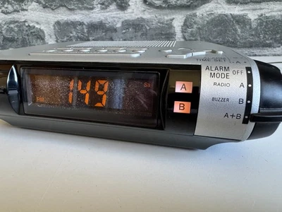 Sony ICF-C253L LED Clock Radio Alarm FM MW LW with instructions - Image 1 of 4