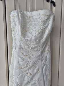 Cream Strapless Wedding Dress - Picture 1 of 7