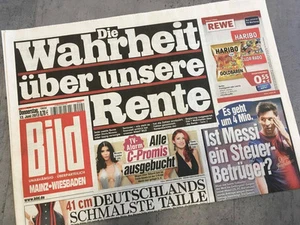 Bildzeitung vom 13.06.2013 * Geschenk zur Geburt * Micaela Schäfer C Promis - Bild 1 von 1