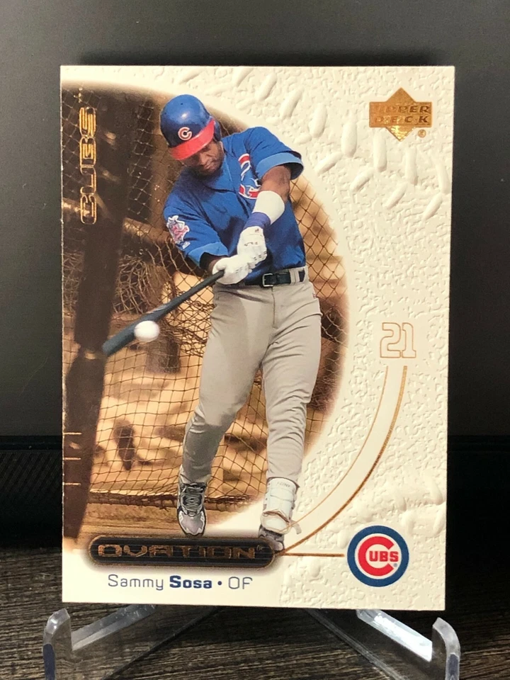 2001 Upper Deck Ovation SAMMY SOSA base card #36 CHICAGO CUBS - Image 1 of 1