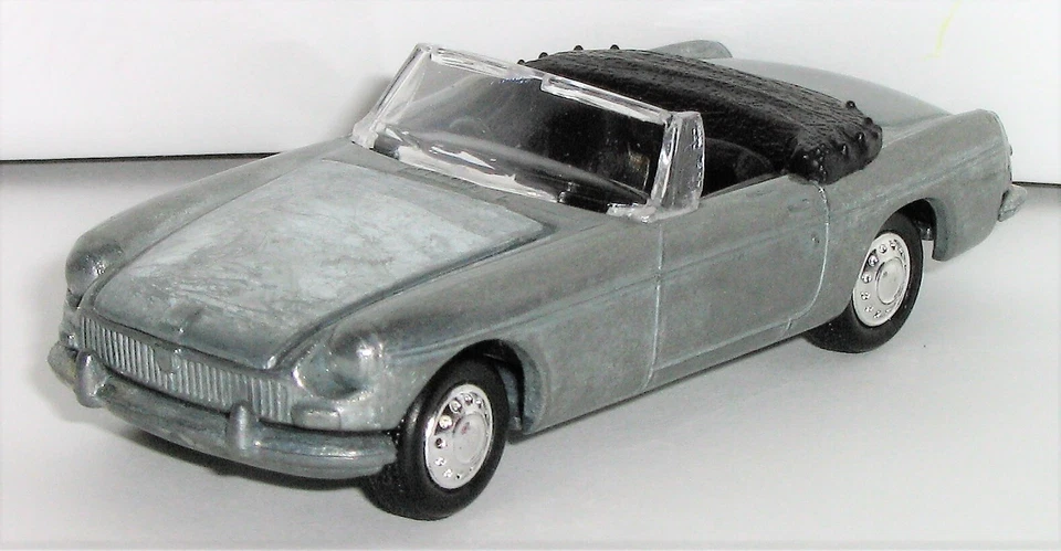 1/64 = 1962 62 MGB ROADSTER CONVERTIBLE/coche de importación de neumáticos de goma = ENVÍO GRATUITO Foto 1 de 3