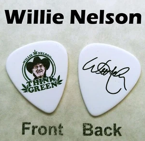 1 Willie Nelson Classic country artist novelty signature guitar pick (W3-S2) - Picture 1 of 1