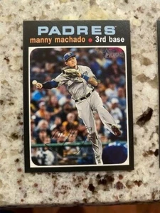 CARTA 2020 TOPPS HERITAGE ACTION IMAGE VARIAZIONE SP GENITORI MANNY MACHADO #308 - Foto 1 di 1