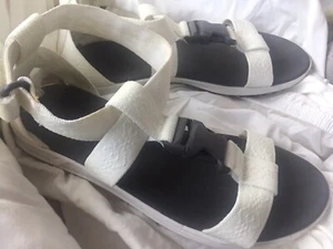 Reef Womens Canvas Strappy Sandals. White Size   7.5- 8 - Picture 1 of 7