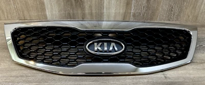 Montaje de rejilla Kia Sorento 2009-2012 - radiador pieza OEM # 863502P000 Foto 1 de 4
