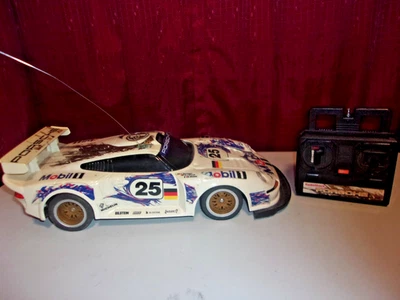 Radio Shack Radiocontrolado Porsche Mobil 1 con mando a distancia sin probar Foto 1 de 4