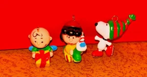Peanuts ~ Charlie Brown ~ Snoopy ~ PVC MINI Christmas Ornaments LOT of 3 - Picture 1 of 4