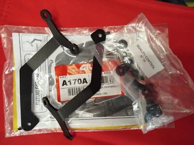 ATTACCHI PER PARABREZZA 247A GIVI PER SUZUKI GSR 600 ANNO 06  11 A170A - Immagine 1 di 2