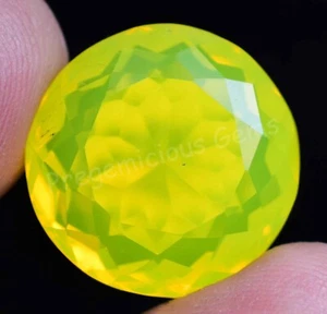 Natural NEON Yellow Opal 22.10 Ct Certified 17.70 x 17.70 mm Untreated Gemstone - Picture 1 of 4