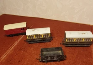 Mixed Wagon x 4 - Picture 1 of 5
