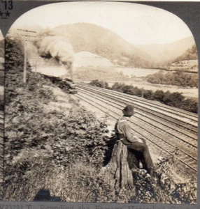 Horseshoe Curve, Allegheny Mountains, Pennsylvania. Stereoview Photo - Picture 1 of 2
