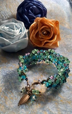 Ladies Girls Crystal glass beads Bracelet    Bronze brass tone metal  very nice! - Image 1 of 4