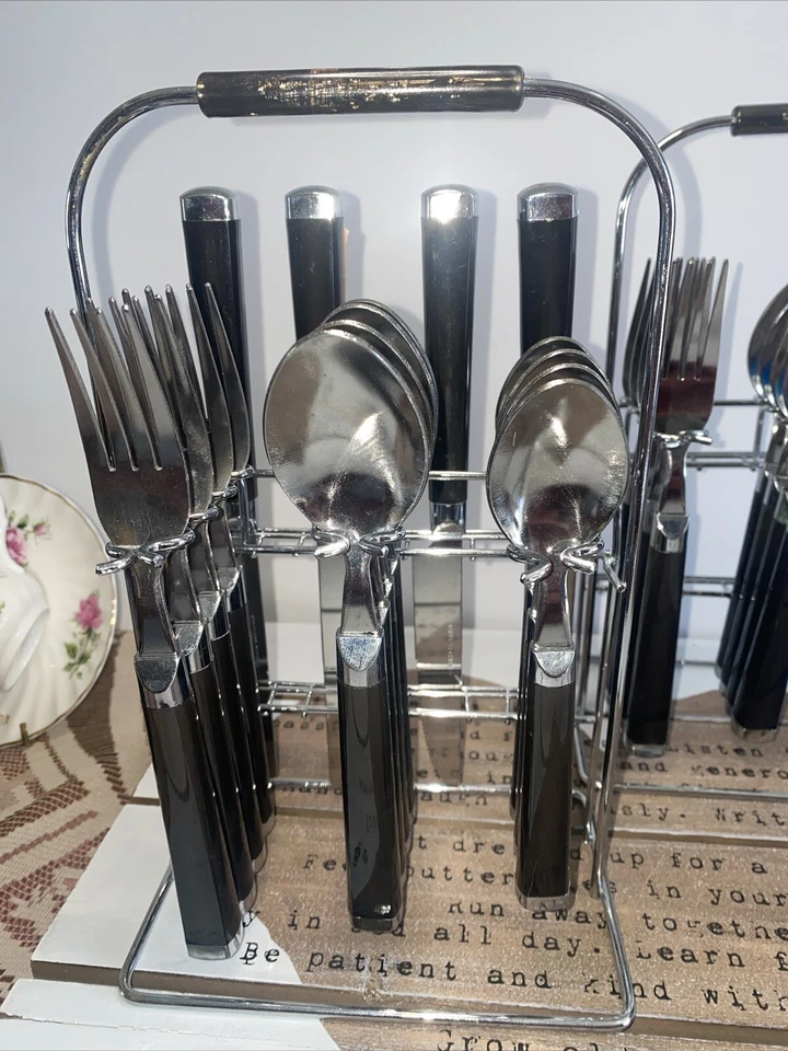 Juego de cubiertos de acero inoxidable negro de 16 piezas con carrito, servicio para 4 Foto 1 de 4