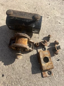 79-83 Datsun 280zx Rear Diff Mounting Bracket w/ Stud Carrier Differential - Picture 1 of 2