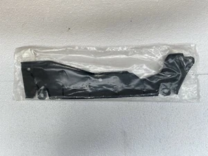 583980D010 STOßSTANGE ABDECKUNG HINTEN UNTEN TOYOTA YARIS 05>14 - Bild 1 von 3