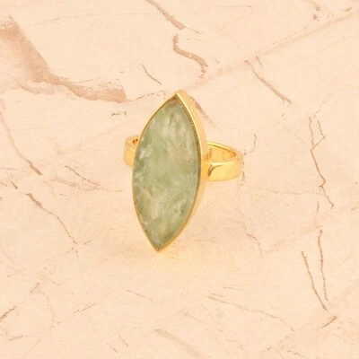 Anillo ajustable de una sola piedra enchapado en oro amarillo de cuarzo fresa verde natural Foto 1 de 3