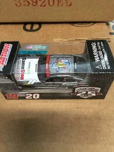 1:64 Action Erik Jones #20 GameStop Rookie of the Year 2016 Toyota Camry - Bild 1 von 4
