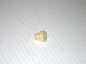 (25) Fastex Plasti-Grommet 212-170602-24-0101 .031"-.156" / Panel hole .275" - Picture 1 of 6