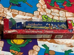 Hot Wheels P4394 1:64 Walt Disney World Disneyland Resort Tractor Trailer - Picture 1 of 5