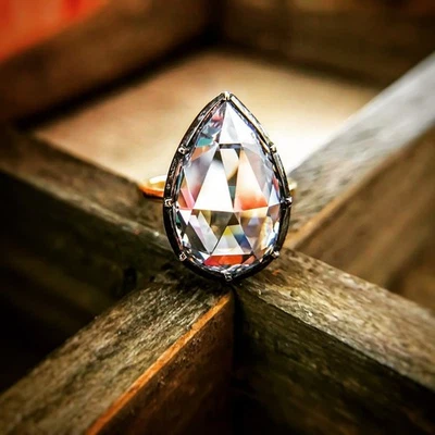 Juego de bisel enchapado en rodio negro anillo de compromiso solitario corte pera rosa 2,0 CTW Foto 1 de 4