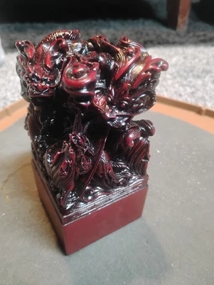 中国古董雕刻硬木雕像组带龙,大约 1920 年 — 第 1/4 张图片