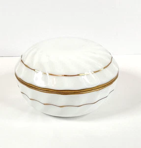 Vintage Herend Trinket Box Porcelain with Gold Trim – Lidded Dish, About 3" Dia. - Picture 1 of 9