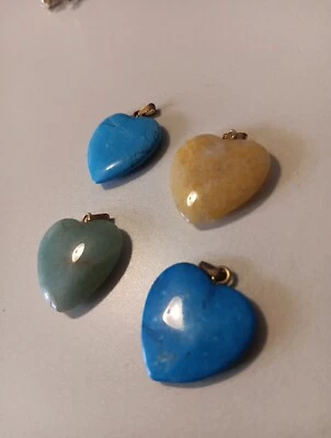 Lote de 4 pingentes em forma de coração turquesa/pedra preciosa  - Imagem 1 de 4