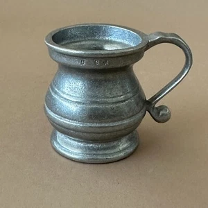 Vintage Wilton Armetale PLOUGH TAVERN 2-Ounce Measure 1970s RWP Metalware - Picture 1 of 13